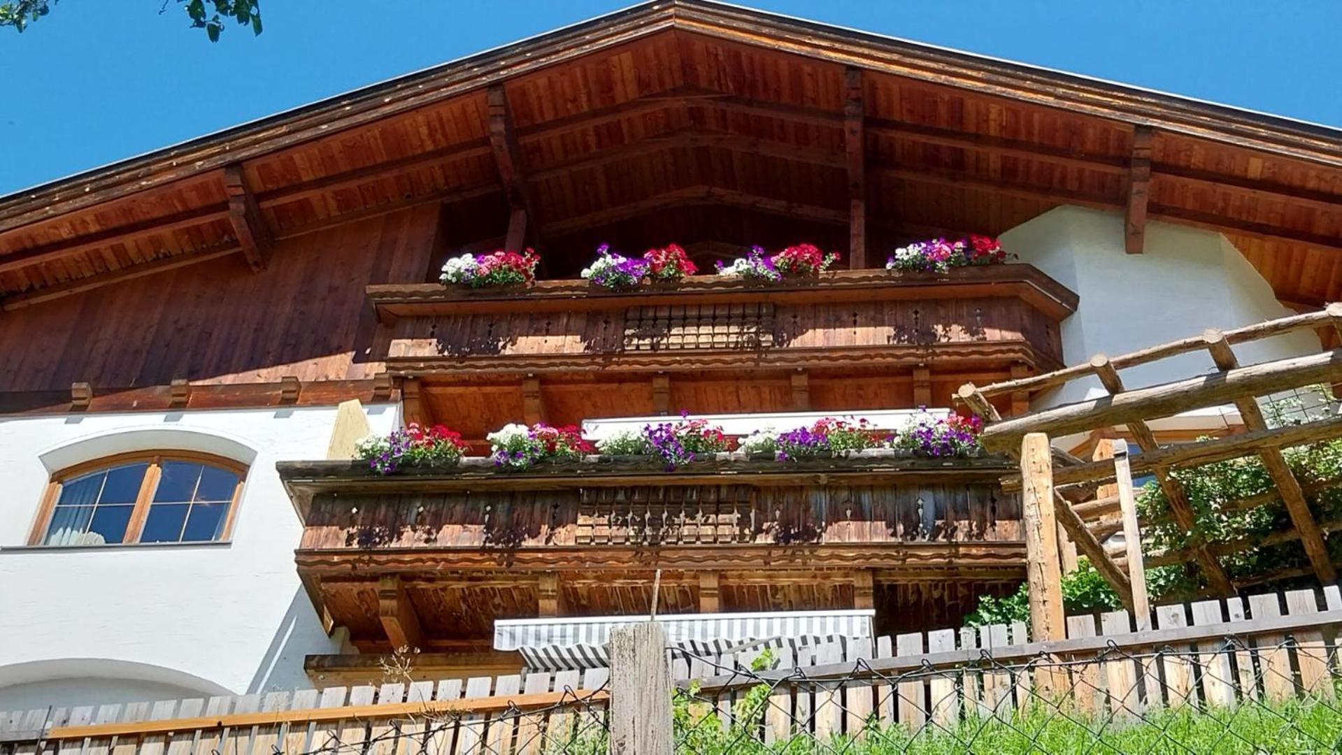 Burg Laudegg Blick Apartman Faggen Kültér fotó
